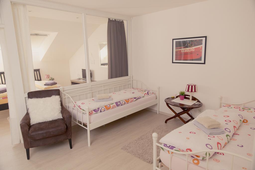 Heinsens Ellerbek Bed and Breakfast Δωμάτιο φωτογραφία