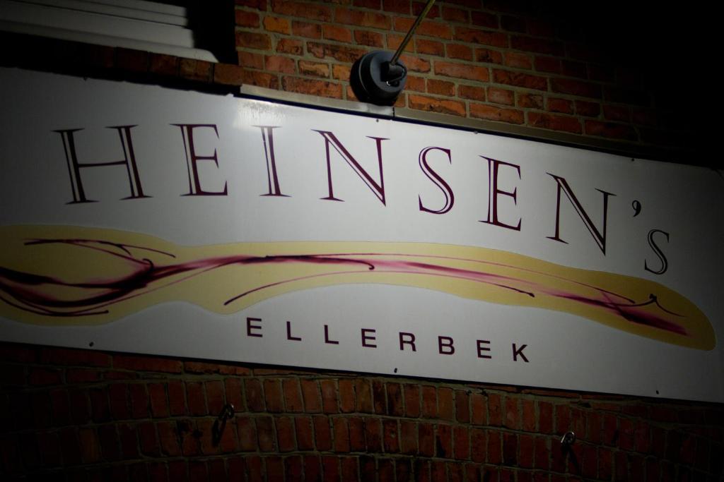 Heinsens Ellerbek Bed and Breakfast Εξωτερικό φωτογραφία