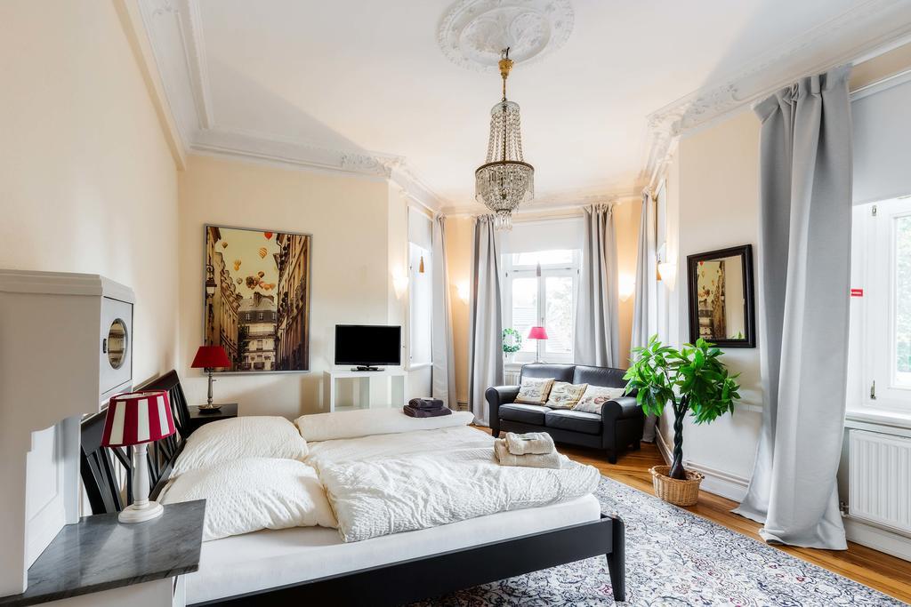 Heinsens Ellerbek Bed and Breakfast Εξωτερικό φωτογραφία