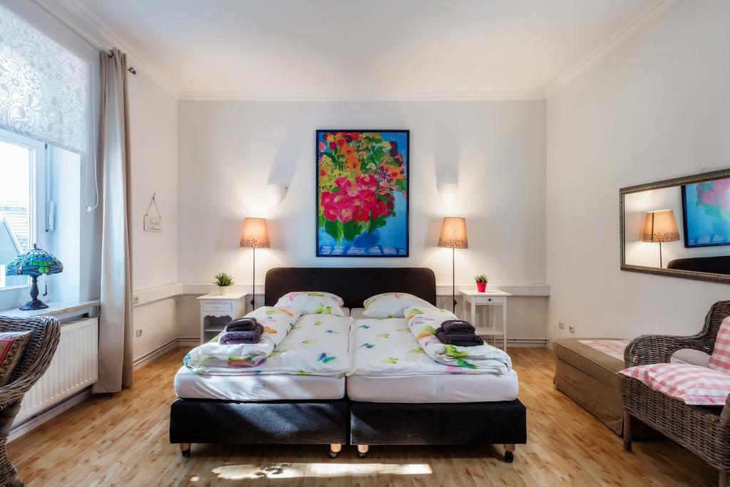 Heinsens Ellerbek Bed and Breakfast Εξωτερικό φωτογραφία
